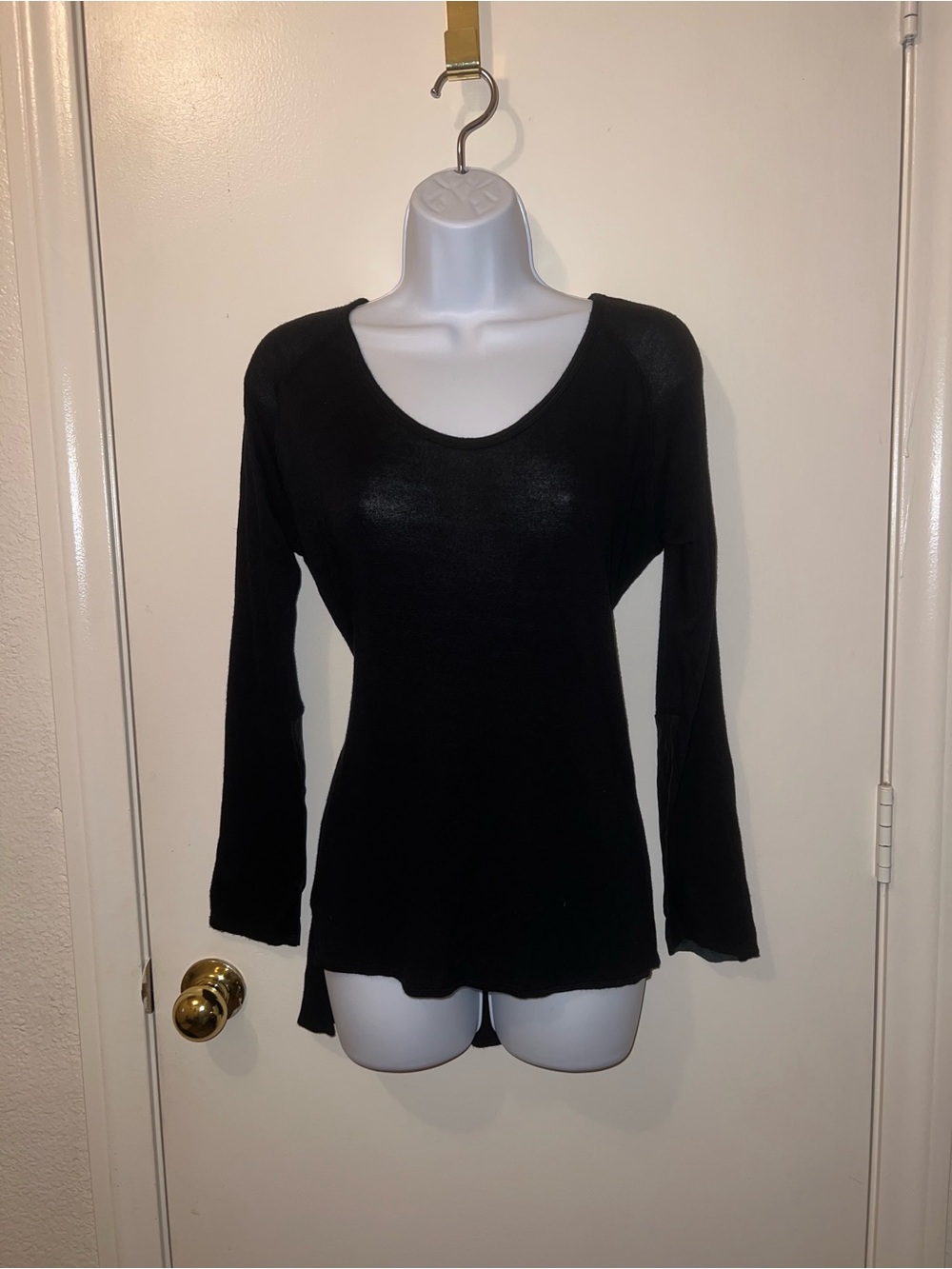 Black Long Sleeve Scoop Neck Women's Top - Picture 3 of 7